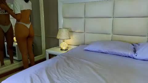 Snapshot of andrea_milla chatting on 07-30-26, 01:43 andrea milla online show from 07-30-26, 01:43