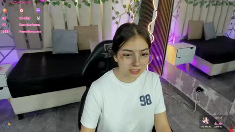 andrea_tay1 online show from 06-02-26, 07:27