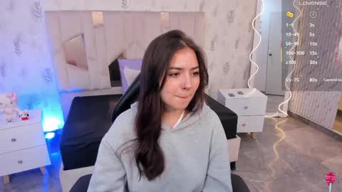 andrea_tay1 online show from 06-06-26, 11:37