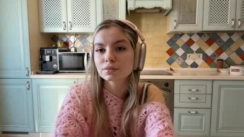 Snapshot of andreaconelly chatting on 03-19-26, 08:40 Mia or just MI online show from 03-19-26, 08:40