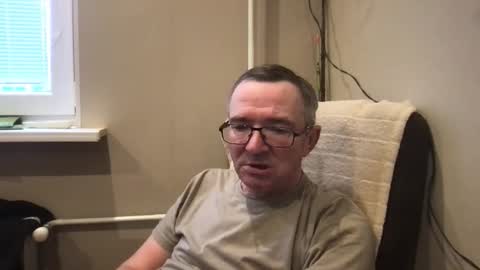 Snapshot of andreass60 chatting on 01-07-26, 07:33 andreass60 online show from 01-07-26, 07:33