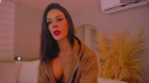 Snapshot of andreea_marin chatting on 08-02-26, 11:36 andreea_marin online show from 08-02-26, 11:36
