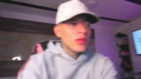 Snapshot of andrees_s chatting on 11-23-25, 03:17 andrees_s online show from 11-23-25, 03:17