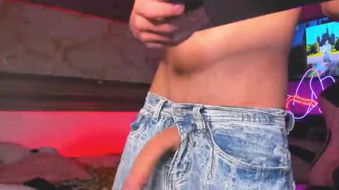 Snapshot of andrees_s chatting on 12-03-25, 01:13 andrees_s online show from 12-03-25, 01:13