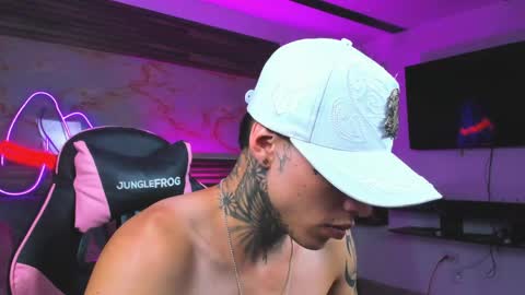 Snapshot of andrees_s chatting on 06-09-26, 11:55 andrees_s online show from 06-09-26, 11:55