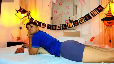 Snapshot of andreew_hall_ chatting on 10-28-25, 11:07 Andreew hall  online show from 10-28-25, 11:07