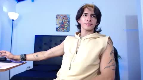 Snapshot of andreey50 chatting on 11-29-25, 08:45 Andrey online show from 11-29-25, 08:45