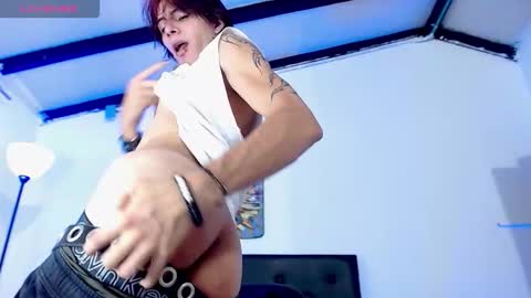 Snapshot of andreey50 chatting on 12-22-25, 08:17 Andrey online show from 12-22-25, 08:17