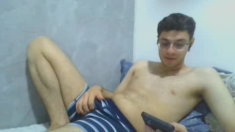 andres129494 online show from 12-16-25, 02:27