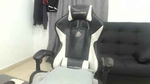 andres180950734 online show from 07-18-26, 11:14
