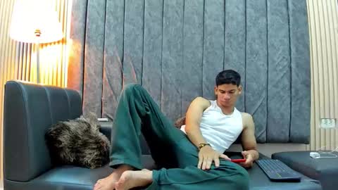 andres_stud online show from 11-22-25, 05:17