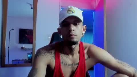 Snapshot of andres_white chatting on 01-16-26, 03:21 Andres white online show from 01-16-26, 03:21