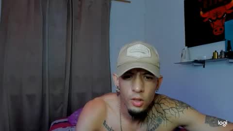 Snapshot of andres_white chatting on 02-10-26, 11:53 Andres white online show from 02-10-26, 11:53