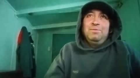 Snapshot of andresby0x chatting on 10-11-25, 02:15 andresby0x online show from 10-11-25, 02:15