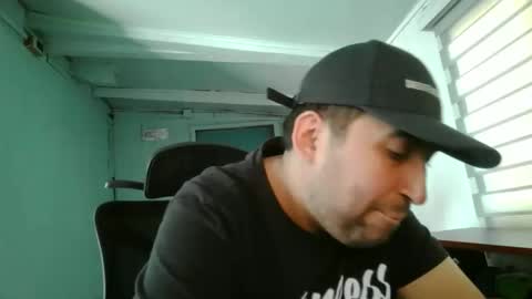 Snapshot of andresby0x chatting on 12-05-25, 06:37 andresby0x online show from 12-05-25, 06:37