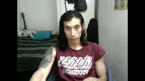 Snapshot of andresdelews chatting on 01-06-26, 04:11 Delews online show from 01-06-26, 04:11