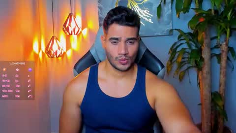 Snapshot of andresfiit chatting on 10-17-25, 02:37 Andres online show from 10-17-25, 02:37
