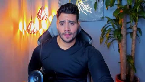 Snapshot of andresfiit chatting on 10-18-25, 01:41 Andres online show from 10-18-25, 01:41