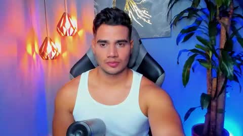 Snapshot of andresfiit chatting on 11-16-25, 10:26 Andres online show from 11-16-25, 10:26
