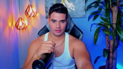 Snapshot of andresfiit chatting on 11-25-25, 01:27 Andres online show from 11-25-25, 01:27