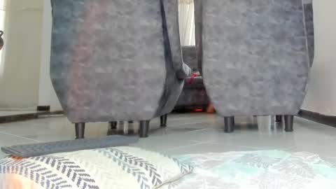 Isa  --------- online show from 03-01-25, 09:04