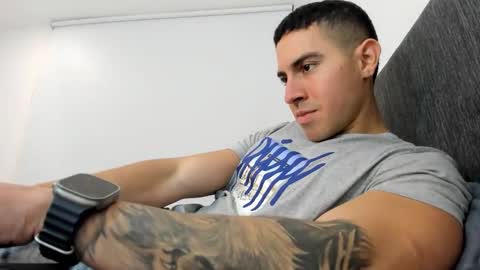 Snapshot of andresjuan92 chatting on 02-26-26, 02:10 onlyfanscallmegotter online show from 02-26-26, 02:10