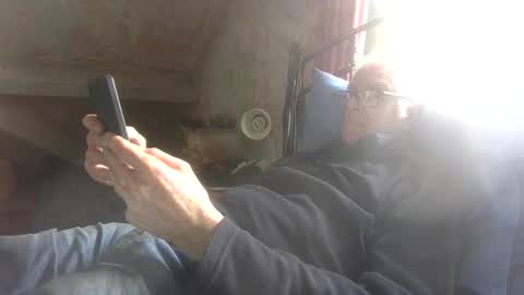 Snapshot of andrew160258 chatting on 04-03-26, 12:36 Andrew online show from 04-03-26, 12:36
