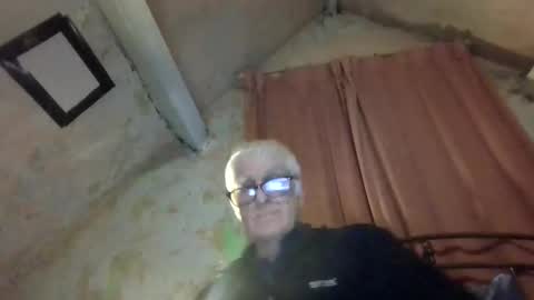 Snapshot of andrew160258 chatting on 04-04-26, 11:46 Andrew online show from 04-04-26, 11:46