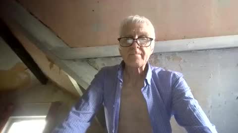 Snapshot of andrew160258 chatting on 04-16-26, 11:55 Andrew online show from 04-16-26, 11:55