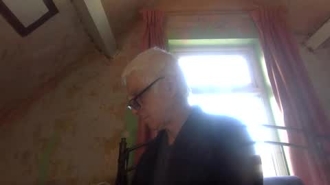 Snapshot of andrew160258 chatting on 04-21-26, 11:49 Andrew online show from 04-21-26, 11:49