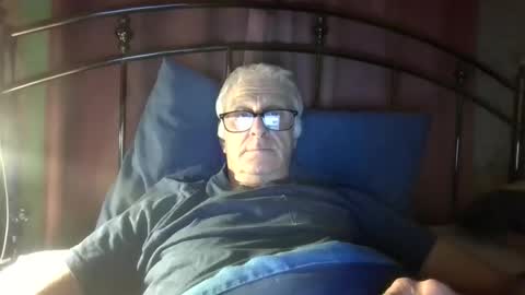 Snapshot of andrew160258 chatting on 04-25-26, 12:13 Andrew online show from 04-25-26, 12:13