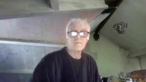 Snapshot of andrew160258 chatting on 05-03-26, 12:11 Andrew online show from 05-03-26, 12:11