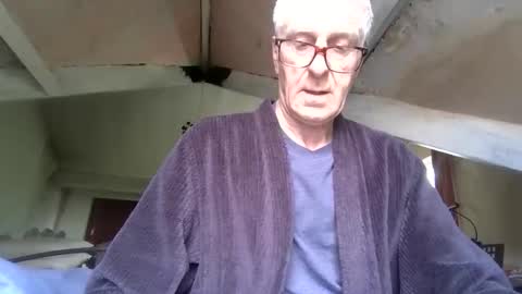 Snapshot of andrew160258 chatting on 05-17-26, 10:55 Andrew online show from 05-17-26, 10:55
