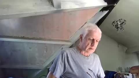 Snapshot of andrew160258 chatting on 05-22-26, 11:05 Andrew online show from 05-22-26, 11:05