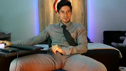 Snapshot of andrew_elliot chatting on 11-28-25, 03:31 Andrew online show from 11-28-25, 03:31