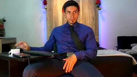 Snapshot of andrew_elliot chatting on 12-19-25, 04:30 Andrew online show from 12-19-25, 04:30