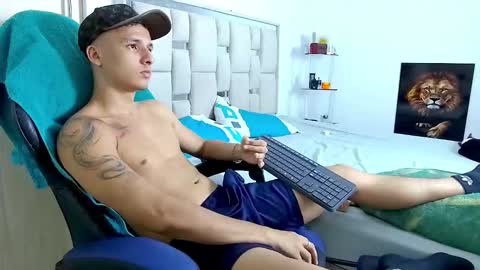 Snapshot of andrew_lover21 chatting on 02-17-26, 03:03 Andrew online show from 02-17-26, 03:03