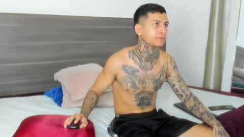 Snapshot of andrew_sanders69 chatting on 11-30-25, 03:32 andrew_sanders69 online show from 11-30-25, 03:32