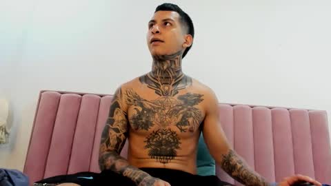 Snapshot of andrew_sanders69 chatting on 12-21-25, 03:46 andrew_sanders69 online show from 12-21-25, 03:46