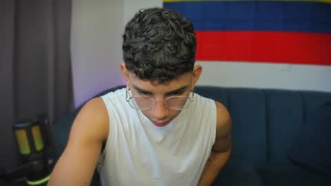 Snapshot of andrew_twink18 chatting on 06-11-26, 04:16 Andrew M. online show from 06-11-26, 04:16