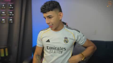 Snapshot of andrew_twink18 chatting on 07-08-26, 11:53 Andrew M. online show from 07-08-26, 11:53
