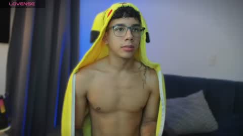 Snapshot of andrew_twink18 chatting on 07-17-26, 01:45 Andrew M. online show from 07-17-26, 01:45