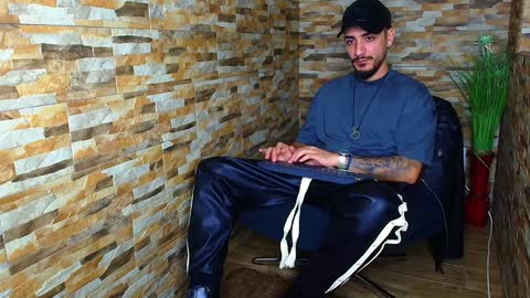 MasterRomania  online show from 12-22-24, 04:17