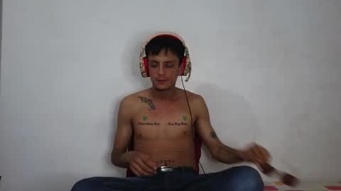 Snapshot of andrewcooper1 chatting on 02-08-26, 04:27 andrew online show from 02-08-26, 04:27