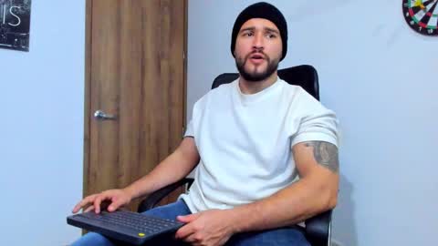 Andrew Diaz online show from 10-11-25, 04:22