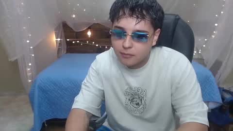 Snapshot of andrewsmile_ chatting on 12-26-24, 03:53 ANDREW online show from 12-26-24, 03:53