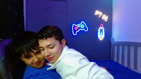 Snapshot of andrewsmile_ chatting on 01-15-25, 07:12 ANDREW online show from 01-15-25, 07:12