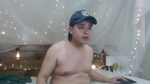 Snapshot of andrewsmile_ chatting on 01-16-25, 08:36 ANDREW online show from 01-16-25, 08:36