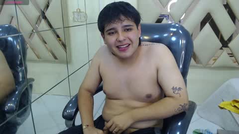 Snapshot of andrewsmile_ chatting on 01-28-25, 06:28 ANDREW online show from 01-28-25, 06:28