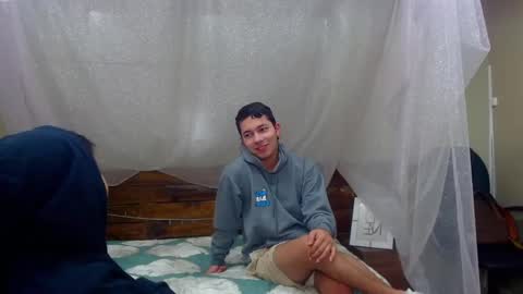 Snapshot of andrewsmile_ chatting on 02-10-25, 12:18 ANDREW online show from 02-10-25, 12:18